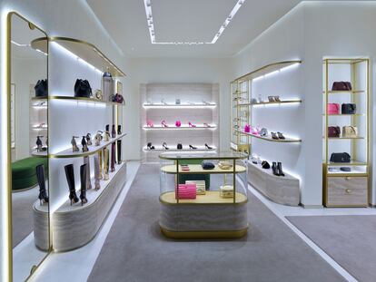 Jimmy Choo inaugura un nuevo espacio en Galería Canalejas