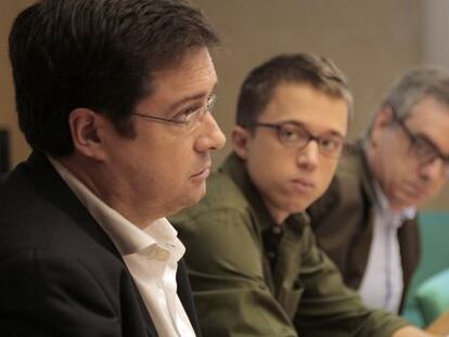 A meeting of the representatives of the PSOE, Podemos and Ciudadanos ahead of the electoral debate at EL PAÍS.