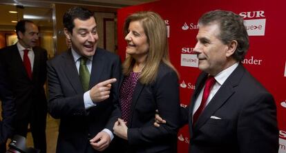 El candidato del PP en Andalucía, Juan Manuel Moreno (a la izquierda), en Málaga.