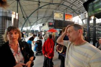 Pasajeros del Eurostar en la estación de Lille, al norte de Francia. EFE/Archivo