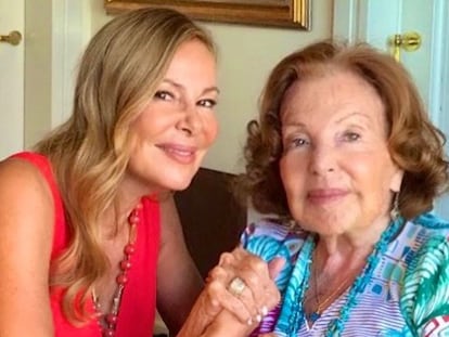 Ana Obregón junto a su madre, en una imagen del Instagram de la actriz.
