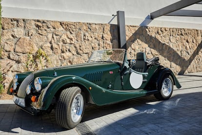 Icónico coche Morgan, en la jornada de puertas abiertas de un chalé en La Moraleja.