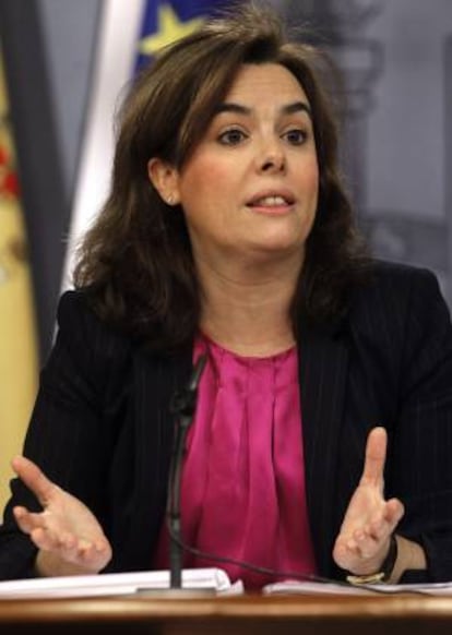 La vicepresidenta del Gobierno, Soraya Senz de Santamara, durante la rueda de prensa tras la reunin del Consejo de Ministros hoy.