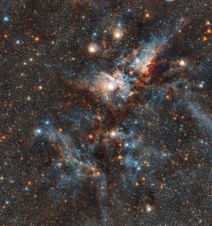 Carina Nebula, imagen tomada por el telescopio espacial VISTA de ESO del Observatorio Paranal, en Chile.
