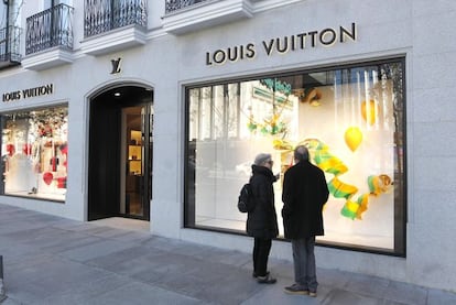 Fachada de la boutique de Louis Vuitton en la calle Serrano de Madrid.