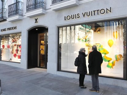 Fachada de la boutique de Louis Vuitton en la calle Serrano de Madrid.