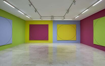 Vista de la instalación 'Atlas Elipticalis', de José Maldonado.