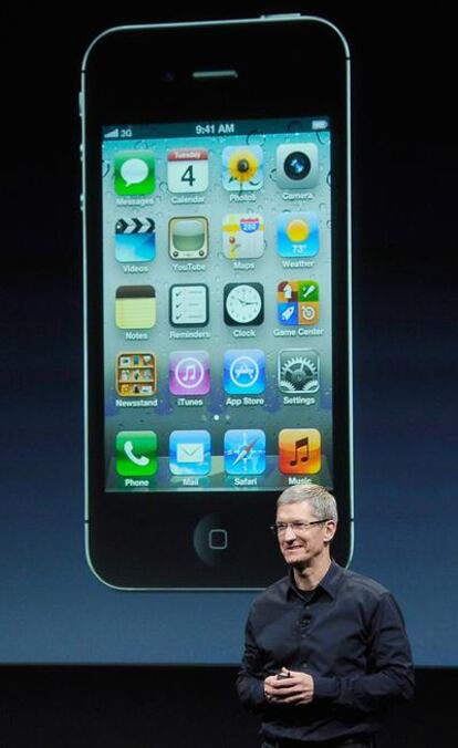 Tim Cook, durante la presentación del nuevo iPhone 4S.