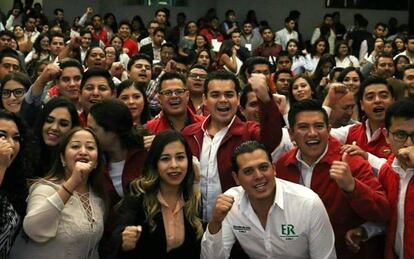 Miembros de la Red de J&oacute;venes por M&eacute;xico, perteneciente al PRI.