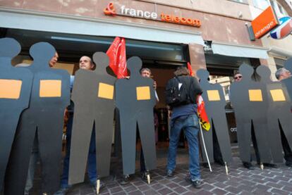 Manifestación de trabajadores de France Télécom por la ola de suicidios.