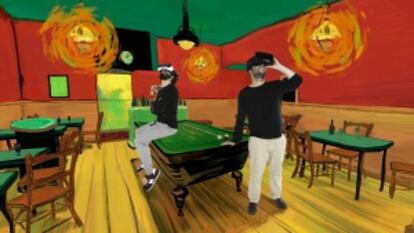 En la experiencia 'The night cafe' visitas un bar recreadoo con la técnica pictórica de Van Gogh.