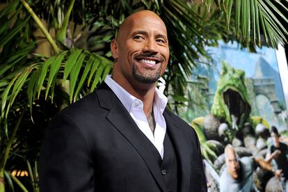 Dwayne ‘The Rock’ Johnson – El último gran héroe de acción y actor más taquillero de la última década ha comentado en diferentes ocasiones su atracción por la vida política y por convertirse en inquilino de la Casa Blanca. “No puedo negar que la idea de ser gobernador o de ser presidente es atractiva. Y, sobre todo, sería una oportunidad para tener un impacto real en la vida de la gente a una escala global. Pero hay muchas cosas que quiero hacer primero”, declaró en una entrevista con la edición británica de la revista GQ. Aunque él mismo terminó por descartarse, su candidatura popular llegó a coger tal vuelo que hasta The Washington Post publicó una columna en la que afirmaba que The Rock “tenía opciones reales de ganar las elecciones”.