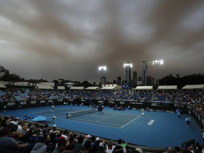 Panorámica de la pista 1573 durante el partido entre Bautista y Mmoh.