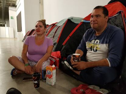 Padres de familia que acampan con sus hijos en Talent Land.