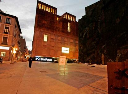 El edificio de CaixaForum, de Herzog y De Meuron, en el paseo del Prado de Madrid.