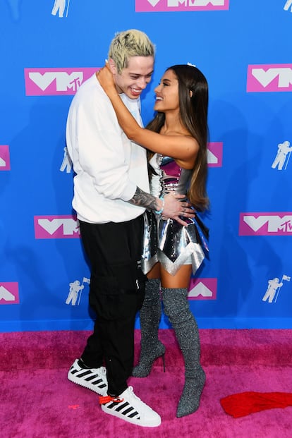 Pete Davidson and Ariana Grande at the 2018 MTV Video Music Awards gala.