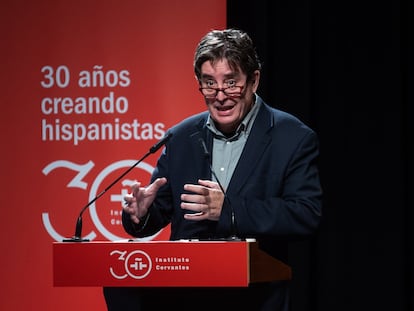 El director del Instituto Cervantes, Luis García Montero, presenta el anuario 'El español en el mundo 2021', este jueves en Madrid.