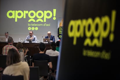 Presentación de Aproop, en el Ateneo de Valencia, con Octavi Sánchez, en el centro, y Herminio Ruiz, a la derecha.