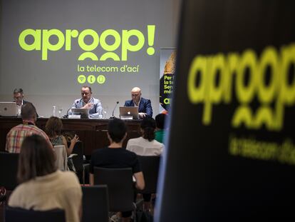 Presentación de Aproop, en el Ateneo de Valencia, con Octavi Sánchez, en el centro, y Herminio Ruiz, a la derecha.