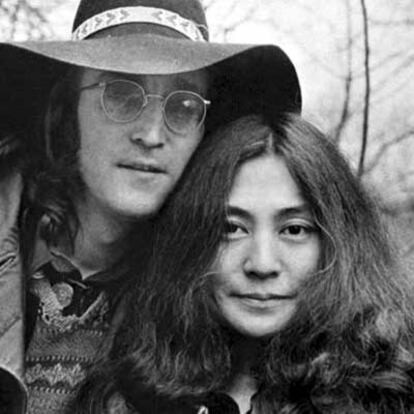 John Lennon y Yoko Ono.