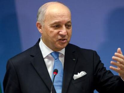 Laurent Fabius ofereceu apoio &agrave; presidenta Dilma Rousseff.