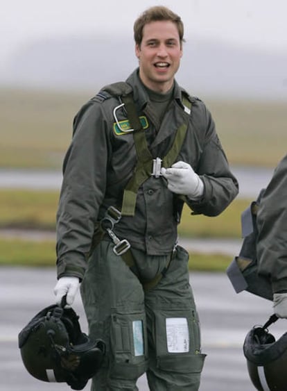 Guillermo de Inglaterra, durante su entrenamiento como piloto de la RAF.