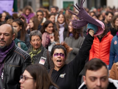 Manifestación contra la violencia machista por las calles de Vitoria el 25-N de 2023.