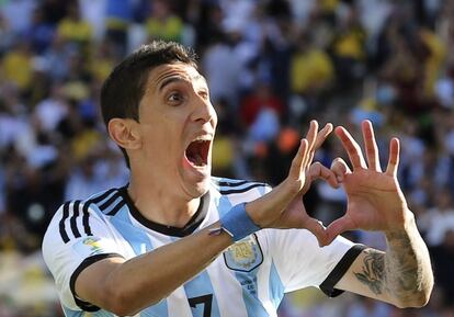 Di Mar&iacute;a celebra su gol a Suiza.