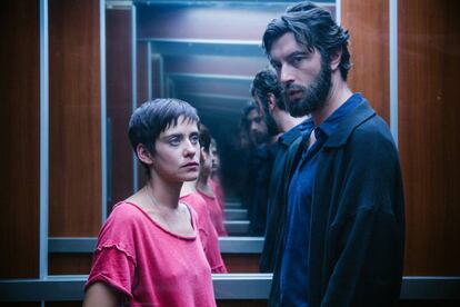 María León y Javier Rey, en 'Sin fin'.