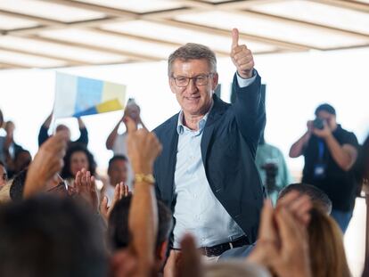 El presidente del PP, Alberto Núñez Feijóo, interviene en un mitin en Santa Cruz de Tenerife con motivo de las próximas elecciones al Parlamento Europeo.