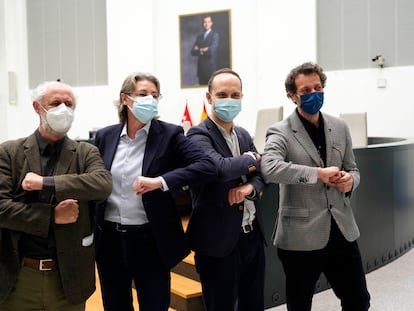 Luis Cueto, Marta Higueras, José Manuel Calvo y Felipe Llamas, durante el anuncio de Recupera Madrid el pasado 3 de marzo en el Palacio de Cibeles.