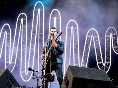 Alex turner, de los Arctic Monkeys, en concierto en 2014 en Escocia.