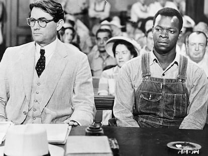 Actors Gregory Peck and Brock Peters in a still from the film adaptation of 'To Kill a Mockingbird'