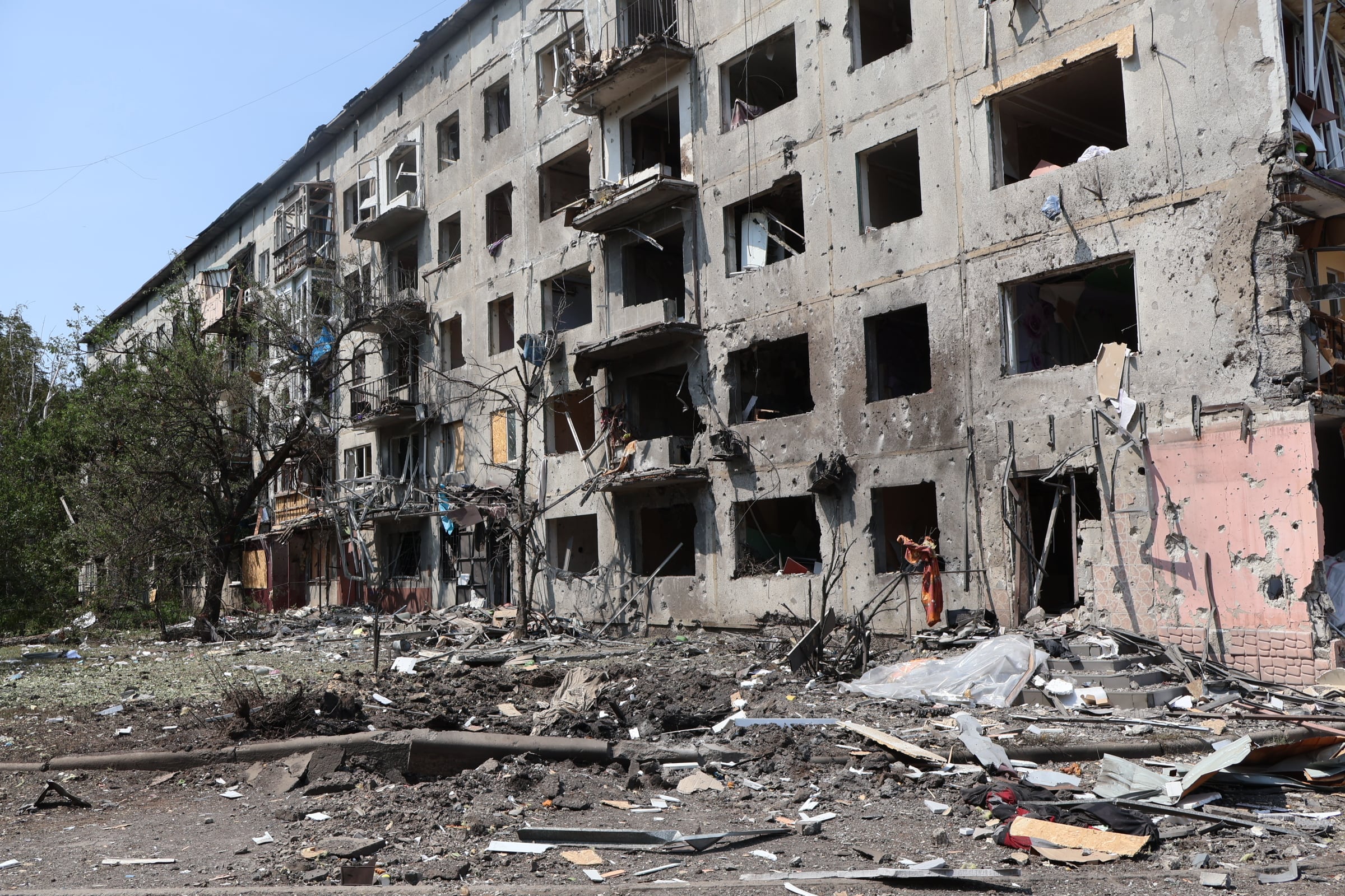 Edificio destruido el 7 de agosto en Dobropilia, Ucrania, por un misil ruso Smerch.