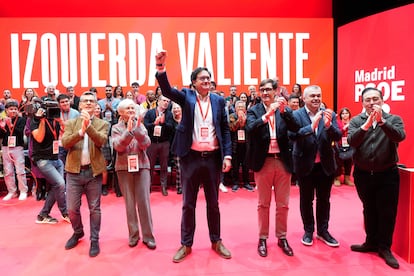 El ministro para la Transformación Digital y de la Función Pública, Oscar López (c), el ministro de la Presidencia, Justicia y Relaciones con las Cortes, Félix Bolaños (i), el presidente de la Generalitat de Cataluña, Salvador Illa (3d), la diputada socialista y secretaria segunda del Congreso de los Diputados, Isaura Leal (2i), el secretario de Organización del PSOE, Santos Cerdán (2d), y el ministro de Asuntos Exteriores, José Manuel Albares (d), intervienen en el 15 Congreso Regional del PSOE de Madrid este sábado en la universidad Carlos III de Leganés.