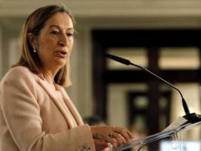 La ministra de Fomento Ana Pastor, durante el desayuno informativo organizado por Europa Press, esta mañana en un hotel de Madrid.