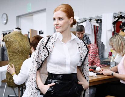 La actriz Jessica Chastain antes del desfile de Chanel en París.