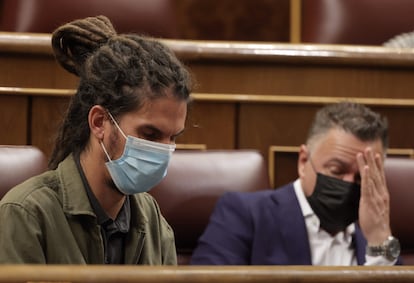 Alberto Rodríguez y su compañero Juan Antonio Delgado, el pasado jueves en el Congreso.