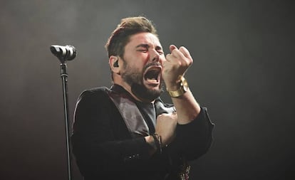 MIguel Poveda canta en el WiZink en Madrid.