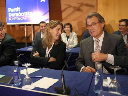 Artur Mas, amb els dirigents del partit Marta Pascal i David Bonvehí.