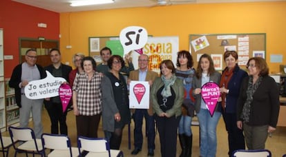 Participantes en la presentación de la nueva campaña de Escola Valenciana.