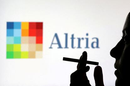 Logo de Altria.