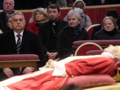 El primer ministro húngaro, Viktor Orbán, el martes por la mañana en la basílica de San Pedro.