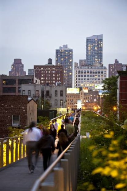 Un tramo de la High Line, que con cinco millones de visitantes anuales se ha convertido en un imán turístico.