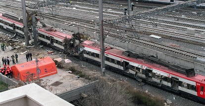 Restos de los vagones del tren que explotó en la calle Téllez el 11-M.