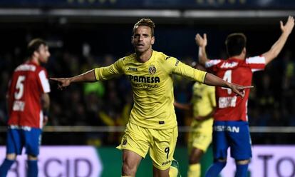 Soldado celebra su gol al Sporting.