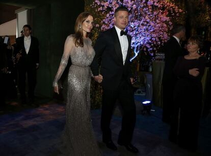 Brad Pitt y Angelina Jolie en el Baile del GObernador Governors Ball tras la gala de los OScar