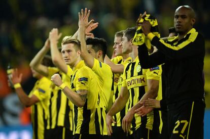Los jugadores del Dortmund celebran la victoria.