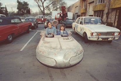 O veículo com o qual Luke Skywalker deslizava sobre o desértico planeta de Tatooine, inspirado em localidades do sul da Tunísia, estacionado nos estúdios de gravação de Los Angeles.