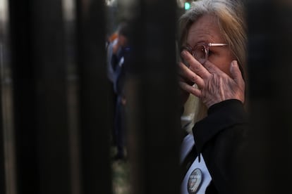 Una mujer llora durante una vigilia por el preso ejecutado, este viernes en Columbia (Carolina del Sur).